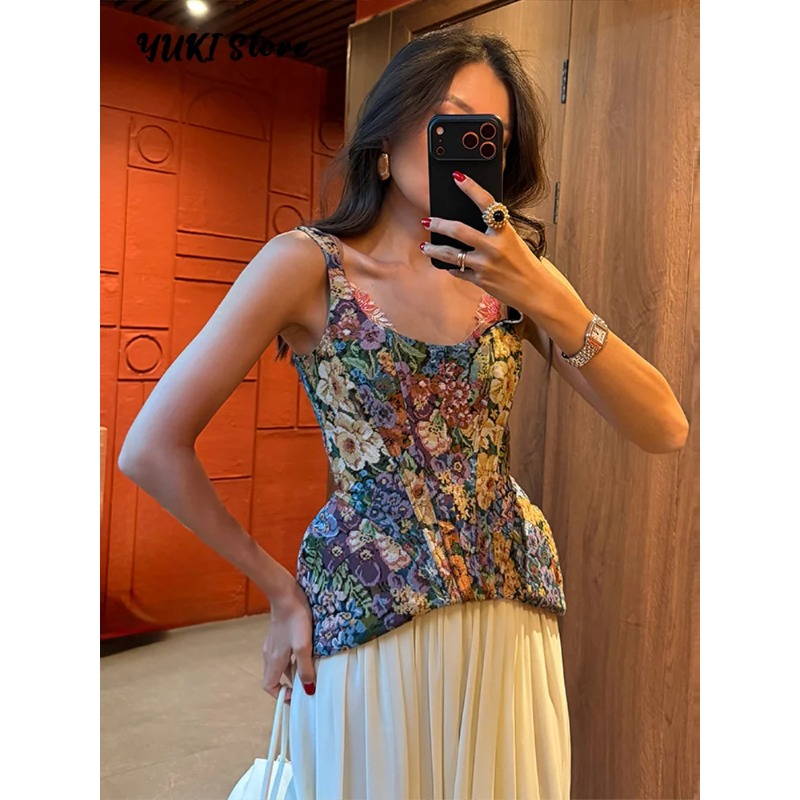 Corset Waist Cinch - بلوزة نسائية أنيقة بدون أكمام مزينة
