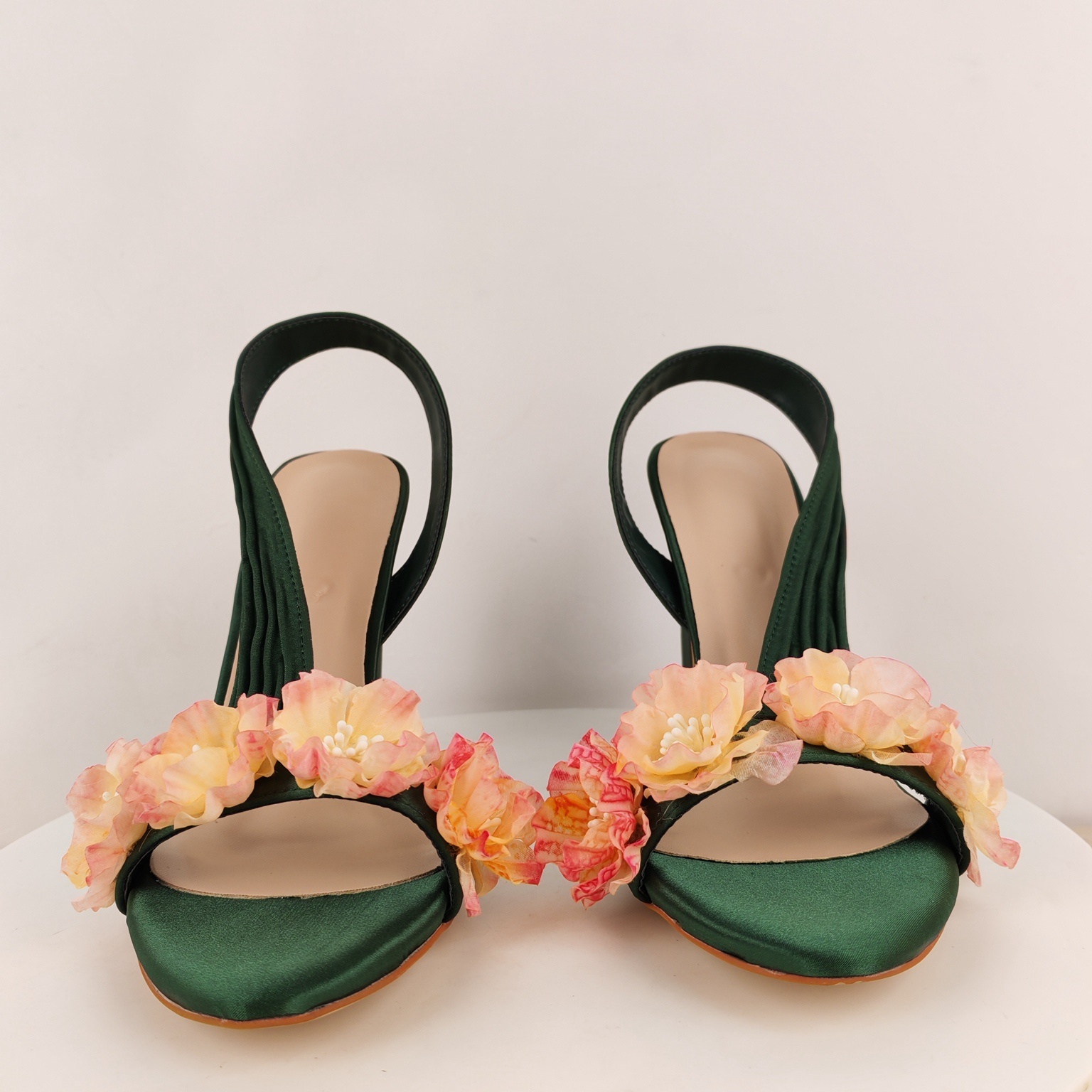 صنادل نسائية بكعب مربع مزينة ب - مراجعة Slip Dress Satin وسعره
