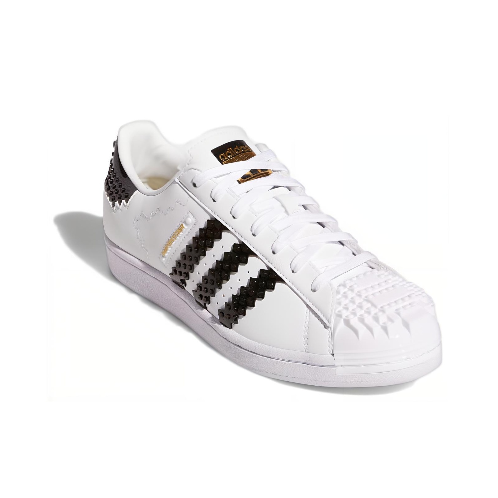 أحذية تزلج منخفضة الارتفاع من  - مراجعة Adidas Shoes Superstar وسعره